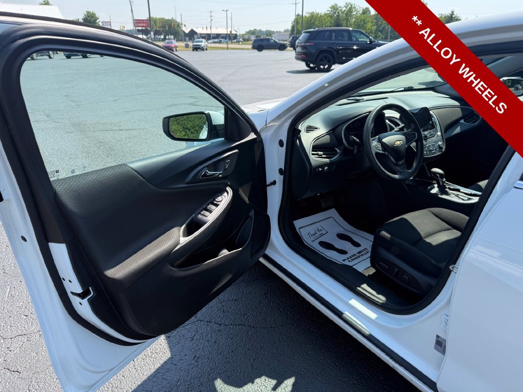 Used 2022 Chevrolet Malibu LS w/ Driver Confidence Package II FWD image 12