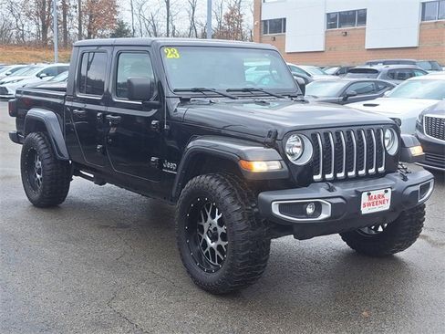 Used 2023 Jeep Gladiator Overland image 3