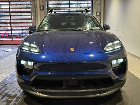 Used 2024 Porsche Macan 4 Electric image 10