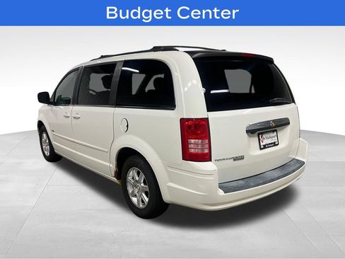 Used 2008 Chrysler Town & Country Touring FWD image 6