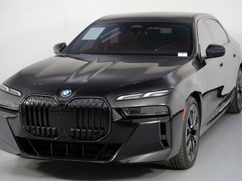 Used 2024 BMW i7 eDrive50 w/ M Sport Package image 59