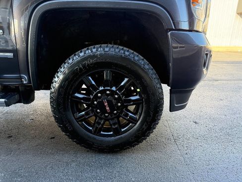 Used 2016 GMC Sierra 2500 Denali image 5