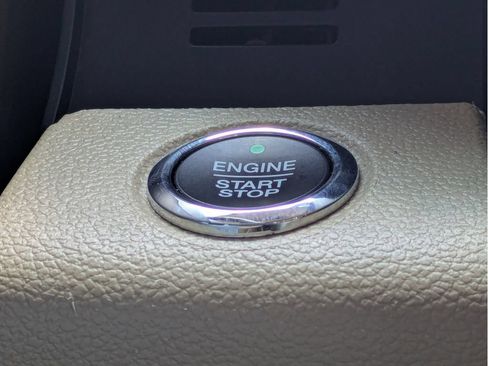 Used 2019 Ford F150 Lariat w/ Equipment Group 502A Luxury AWD/4WD image 20