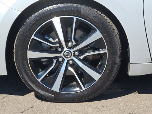 Used 2022 Nissan Maxima SV w/ Floor Mat Group FWD image 32