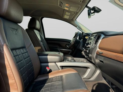 Used 2019 Nissan Titan Platinum Reserve w/ Platinum Utility Package AWD/4WD image 35