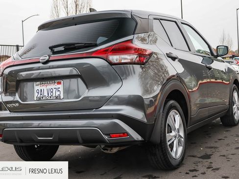 Used 2022 Nissan Kicks S image 6