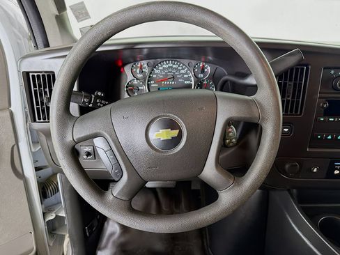 Used 2017 Chevrolet Express 2500 RWD image 13