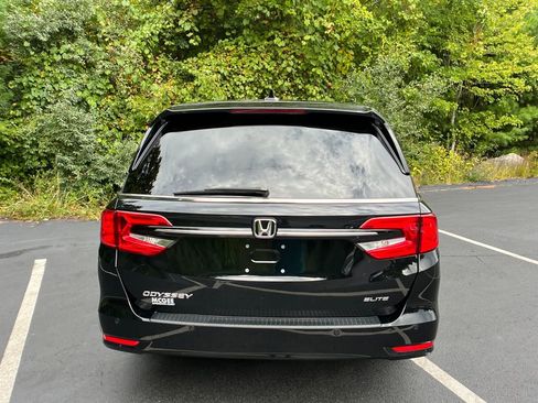 Used 2024 Honda Odyssey Elite image 4