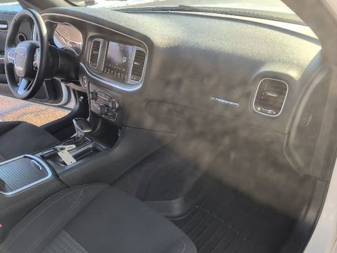 Used 2017 Dodge Charger SXT w/ Driver Confidence Group image 34