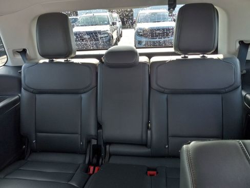 Used 2025 Ford Expedition Active AWD/4WD image 16