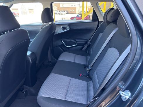 Used 2025 Kia Soul LX w/ LX Technology Package FWD image 22