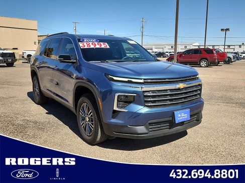 Used 2026 Chevrolet Traverse LT w/ Driver Confidence Package image 1