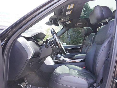 Used 2024 Land Rover Range Rover Long Wheelbase Autobiography image 37