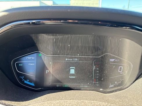 Used 2022 Kia Niro Touring Special Edition image 24