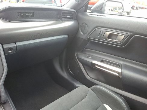 Used 2021 Ford Mustang Shelby GT500 w/ Carbon Fiber Handling Package image 16