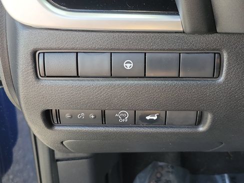 Used 2024 Nissan Rogue SL w/ SL Premium Package FWD image 31