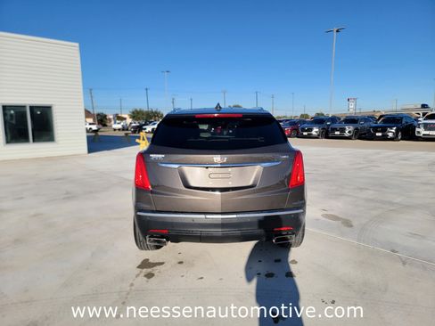 Used 2019 Cadillac XT5 FWD image 6