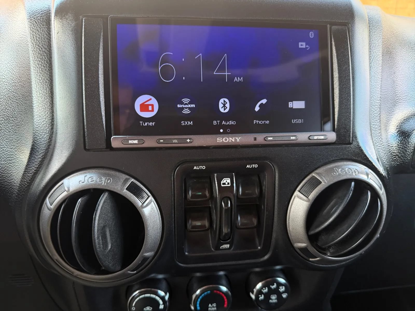 Used 2018 Jeep Wrangler Unlimited Sport S AWD/4WD image 34