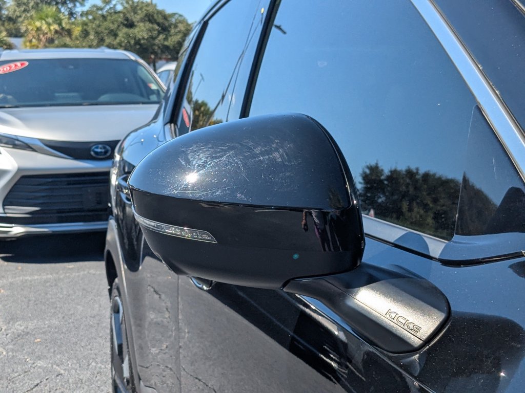 Used 2025 Nissan Kicks SR AWD/4WD image 12