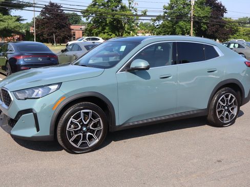 Used 2025 BMW X2 xDrive28i w/ Premium Package AWD/4WD image 1
