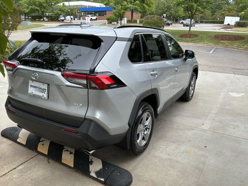 Used 2025 Toyota RAV4 XLE w/ Convenience Package FWD image 10