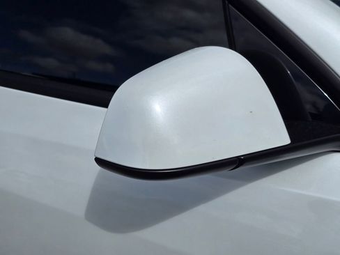 Used 2023 Tesla Model Y Performance image 26