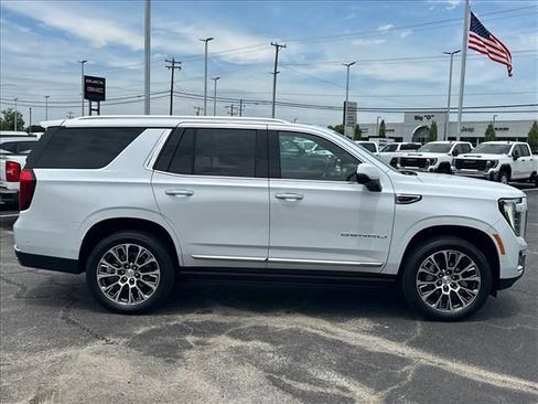 New 2026 GMC Yukon Denali w/ Denali Reserve Package AWD/4WD image 12