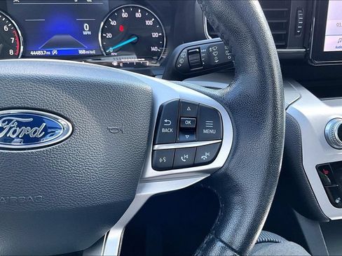 Used 2022 Ford Explorer XLT w/ Equipment Group 202A AWD/4WD image 18