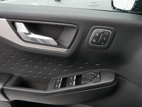 Used 2020 Ford Escape SEL image 27