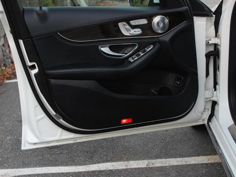 Used 2015 Mercedes-Benz C 300 4MATIC Sedan image 12