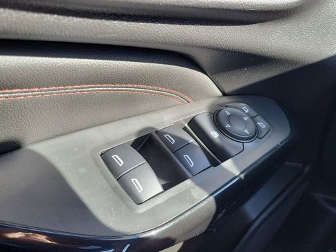 Used 2024 Chevrolet Trax RS w/ Sunroof Package image 16