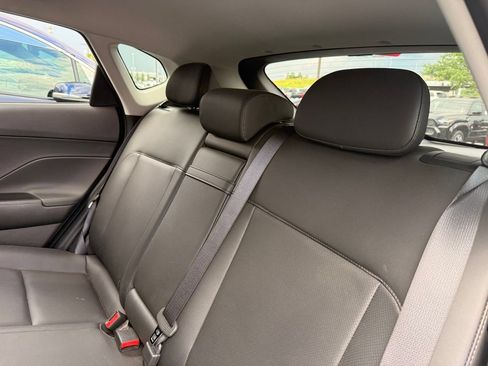 Used 2025 Hyundai Kona Limited FWD image 9
