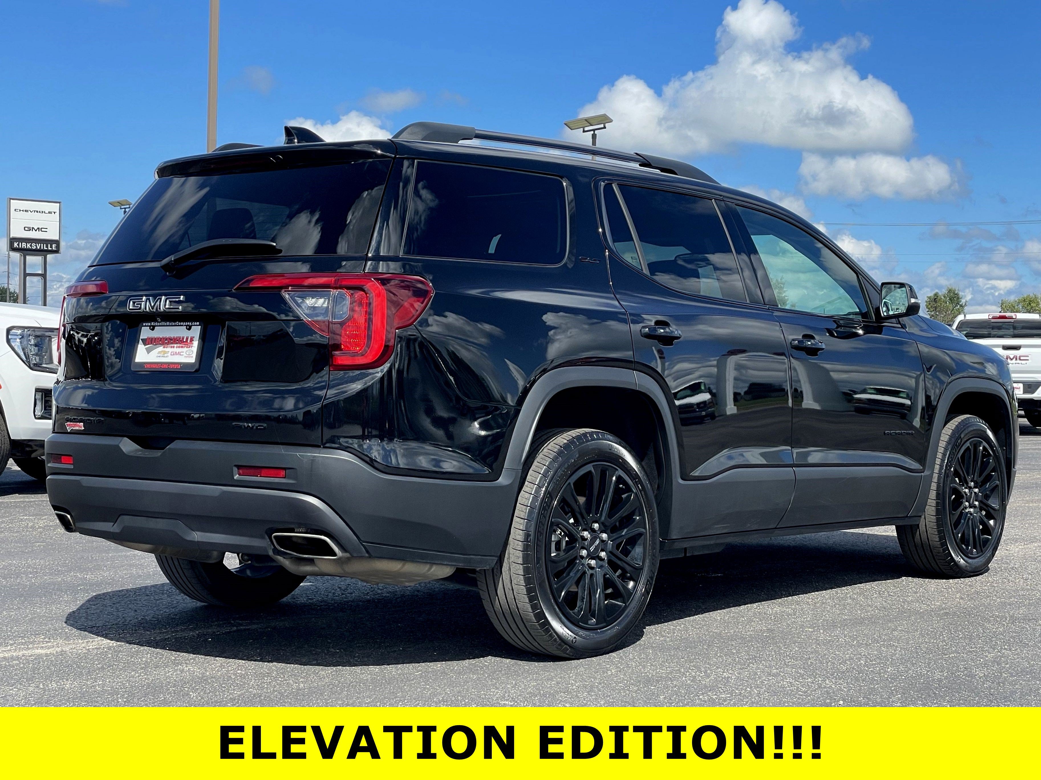 Certified 2023 GMC Acadia SLT w/ Elevation Edition AWD/4WD image 4