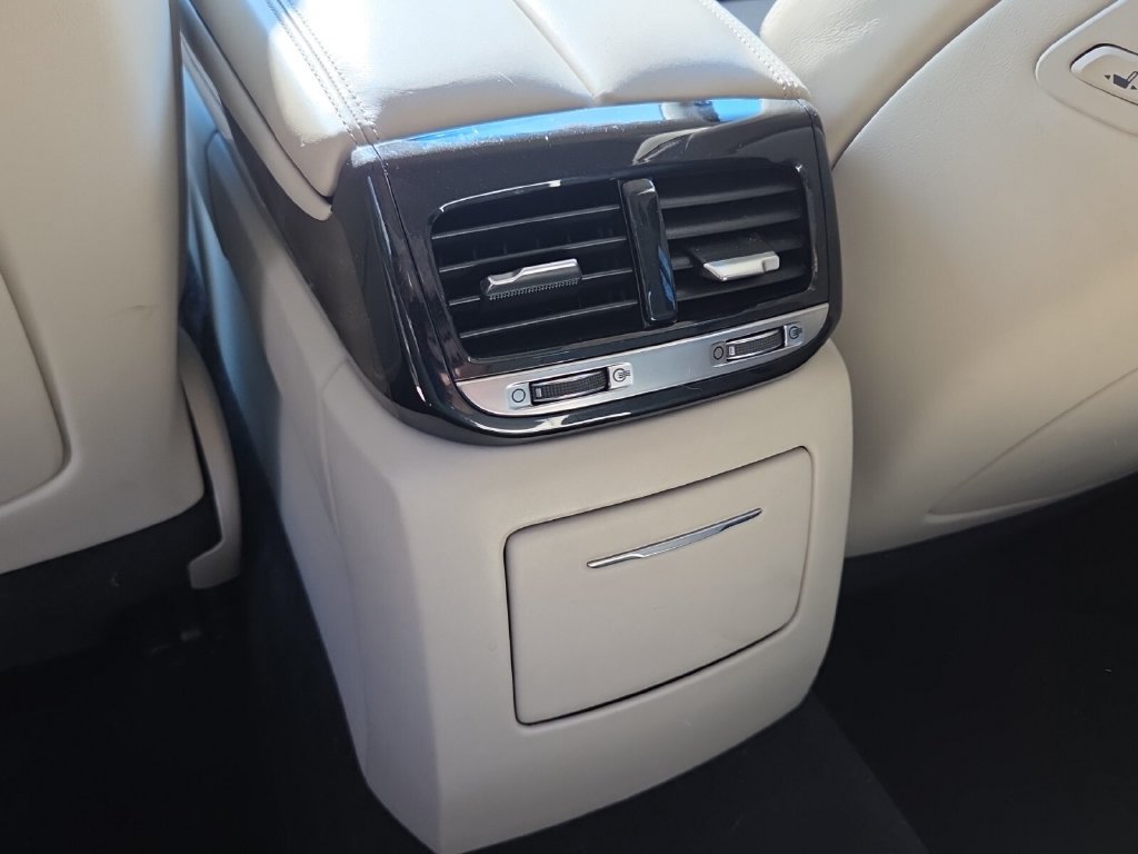 Used 2017 Genesis G90 3.3T Premium RWD image 15