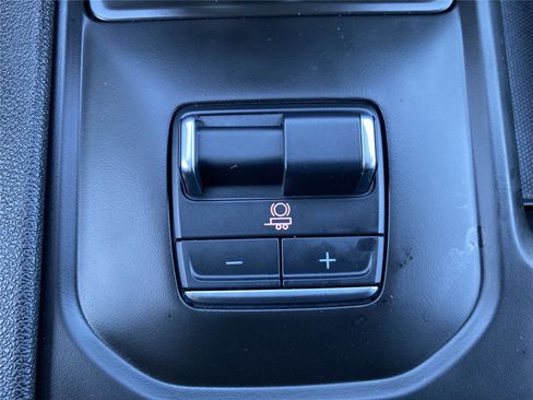 Used 2024 GMC Sierra 1500 AT4 w/ Technology Package image 15