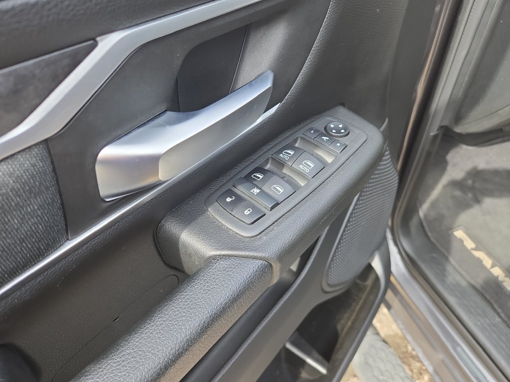 Used 2022 RAM 1500 Big Horn AWD/4WD image 13