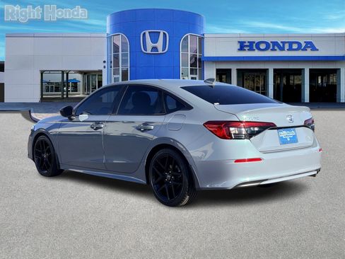 Used 2023 Honda Civic Sport image 4