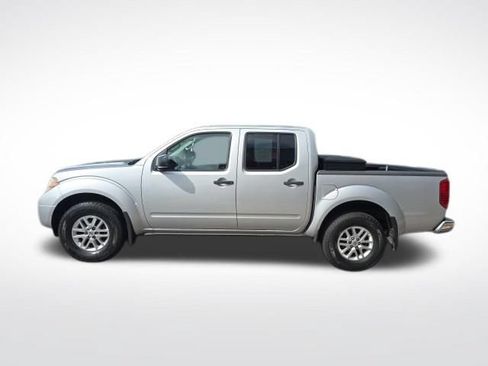 Used 2014 Nissan Frontier SV AWD/4WD image 2