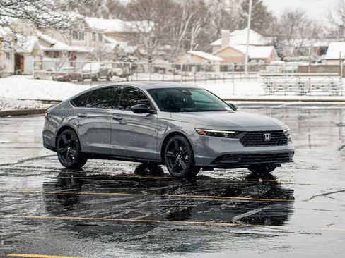Used 2024 Honda Accord Sport image 3
