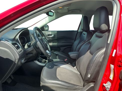 Used 2018 Jeep Compass Latitude w/ Popular Equipment Group AWD/4WD image 9
