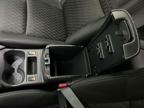 Used 2017 Nissan Rogue SV image 25