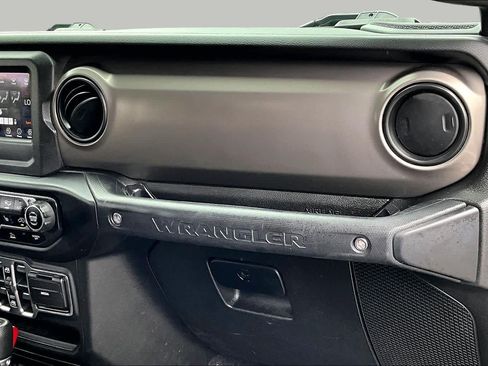Used 2021 Jeep Wrangler Unlimited Sport AWD/4WD image 17