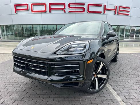 Used 2026 Porsche Cayenne E-Hybrid AWD/4WD image 1