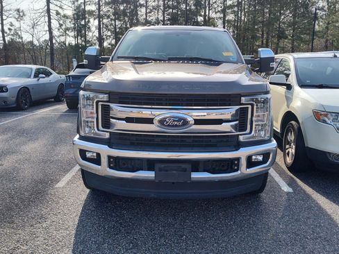 Used 2019 Ford F250 XLT w/ XLT Premium Package image 2