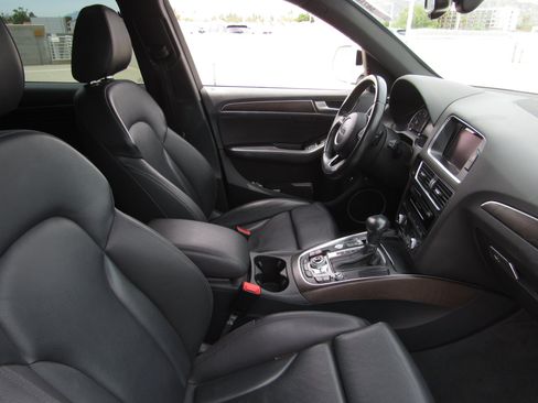 Used 2017 Audi Q5 3.0T Premium Plus w/ Technology Package AWD/4WD image 9