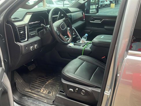 Used 2025 GMC Sierra 2500 Denali w/ Denali Reserve Package AWD/4WD image 8