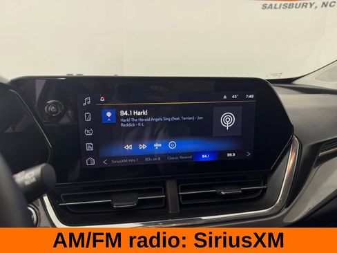 Used 2025 Chevrolet Trax ACTIV w/ Sunroof Package image 14