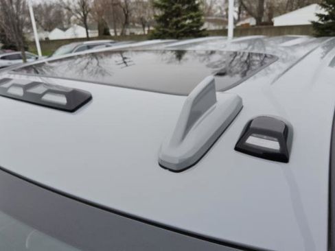 Used 2024 GMC Sierra 2500 AT4X image 12