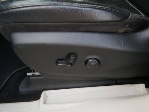 Used 2022 Chrysler Pacifica Touring-L FWD image 24