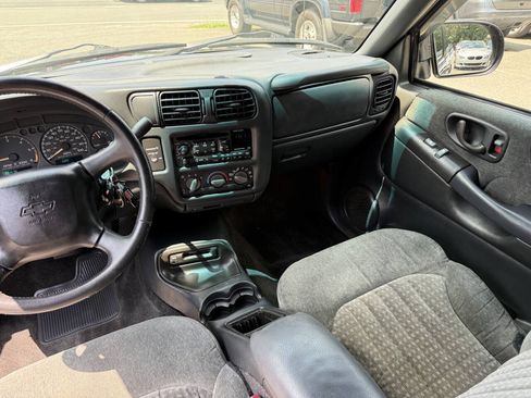 Used 2002 Chevrolet S10 Pickup LS w/ LS Preferred Equipment Group RWD image 16